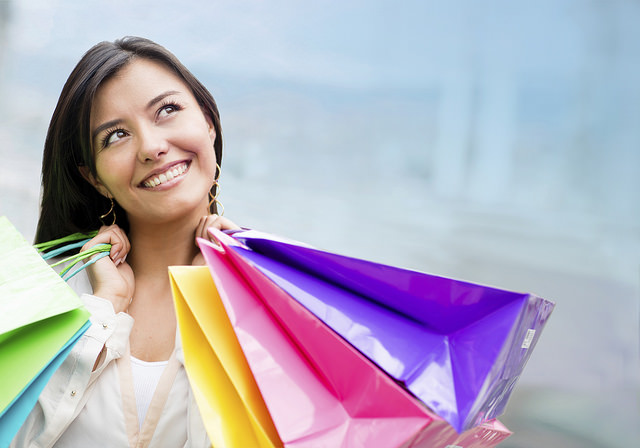 Shopping (© Andres Rodriguez / Dreamstime)